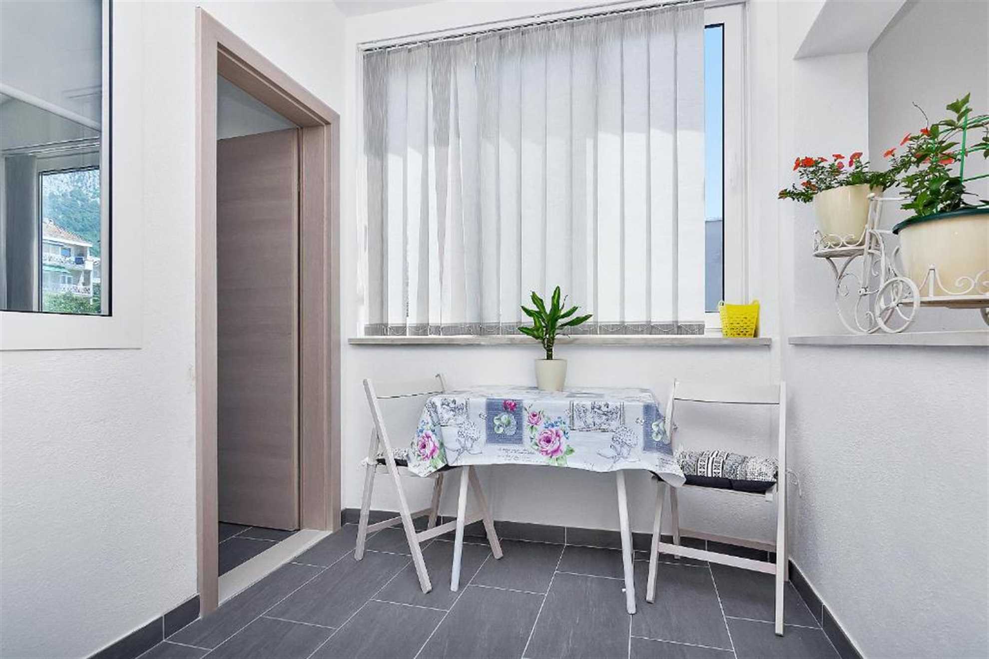 Four Milestone Apartment