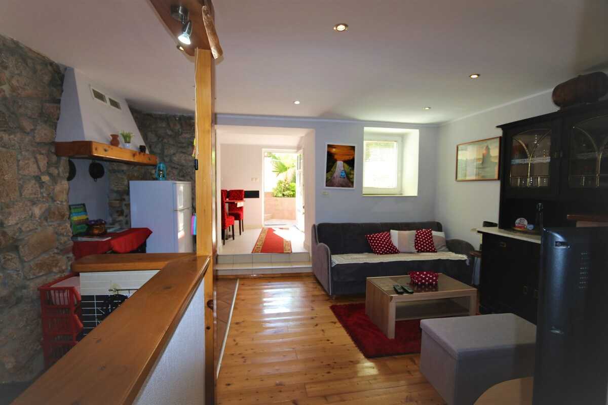 Apartment Ticak (60255-A1)
