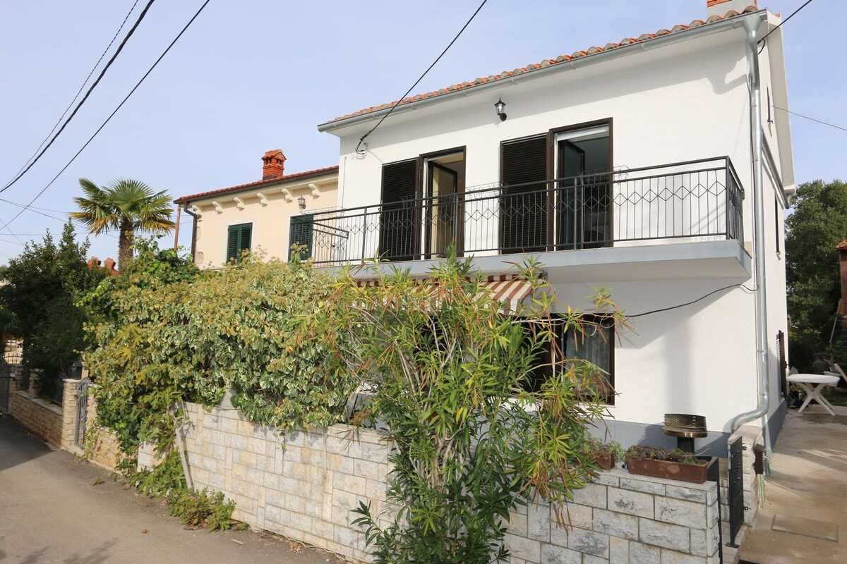House Zbasnik (10016-K1)