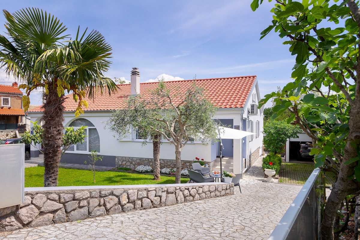 Apartment Marija Spina (10054-A1)