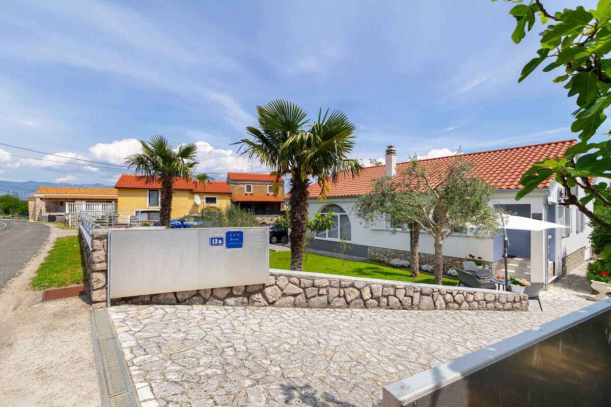 Apartment Marija Spina (10054-A1)