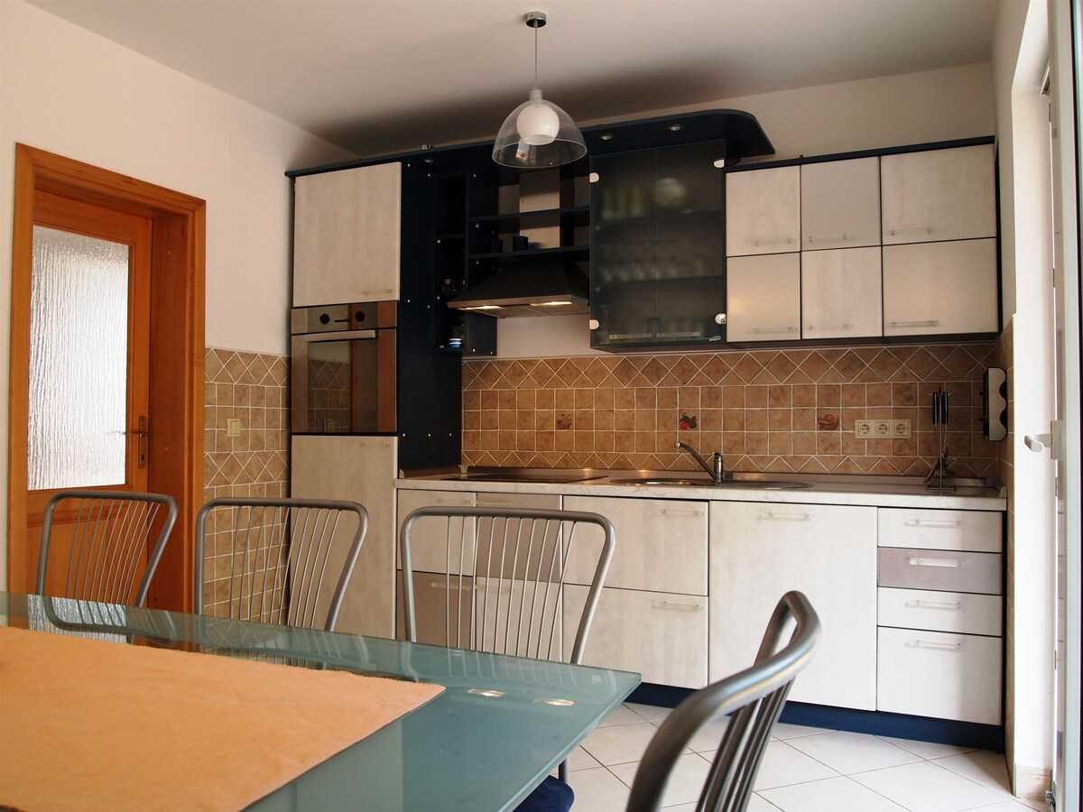 House Frlan (10056-K1)