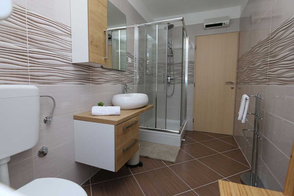 House Val (10039-K1)