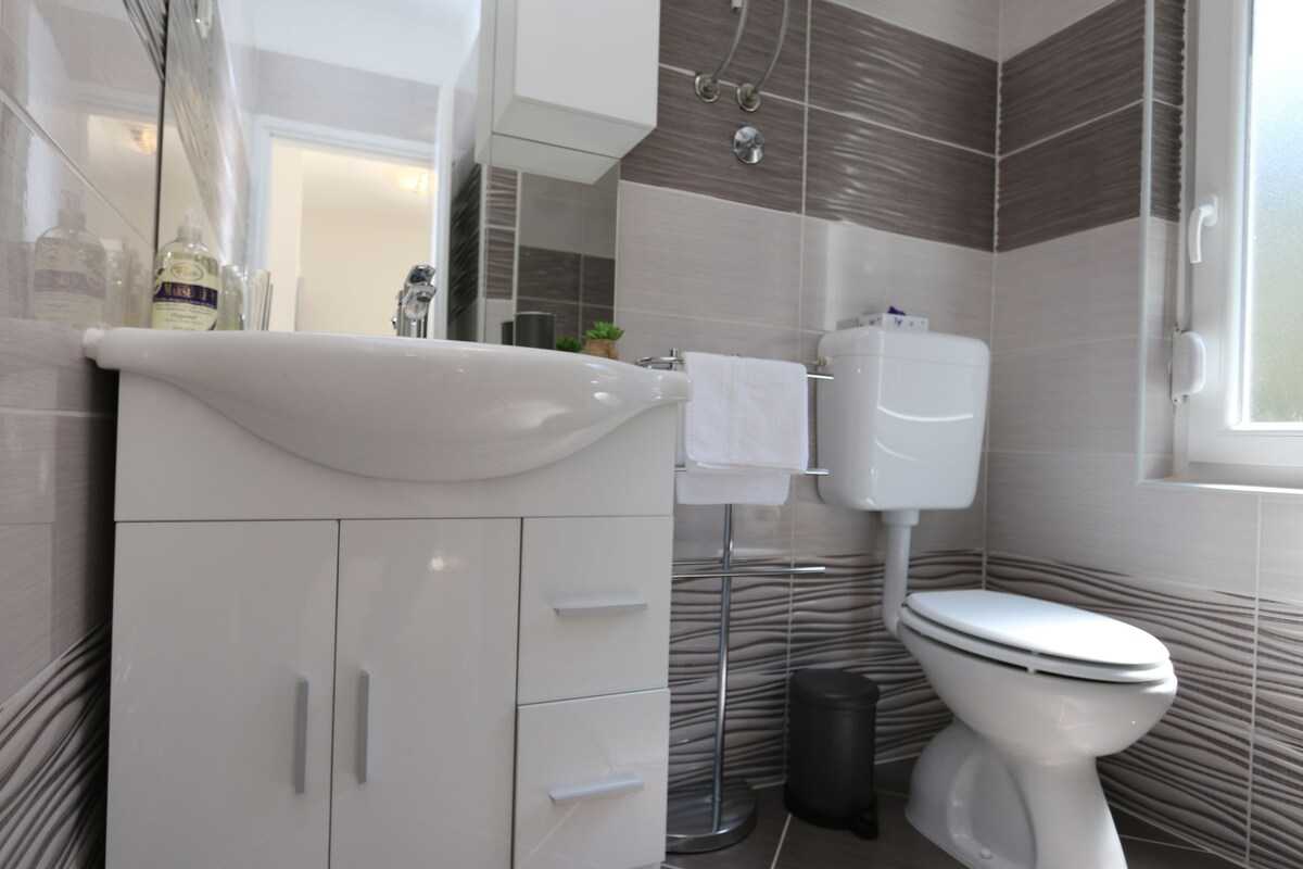 House Val (10039-K1)