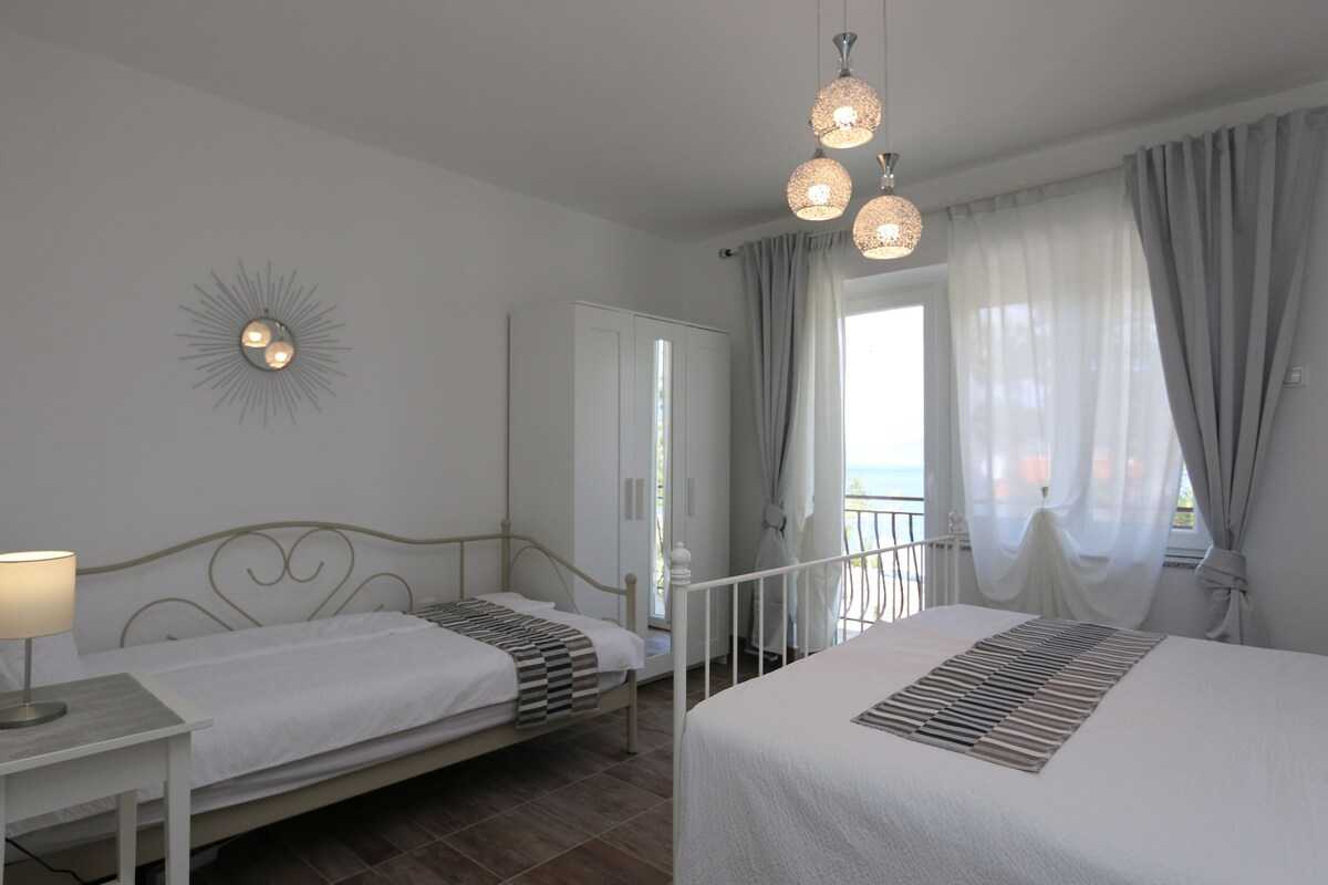 House Val (10039-K1)