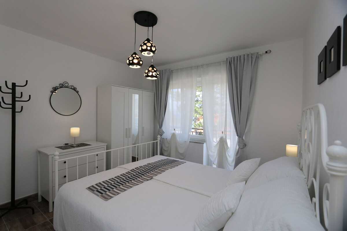 House Val (10039-K1)