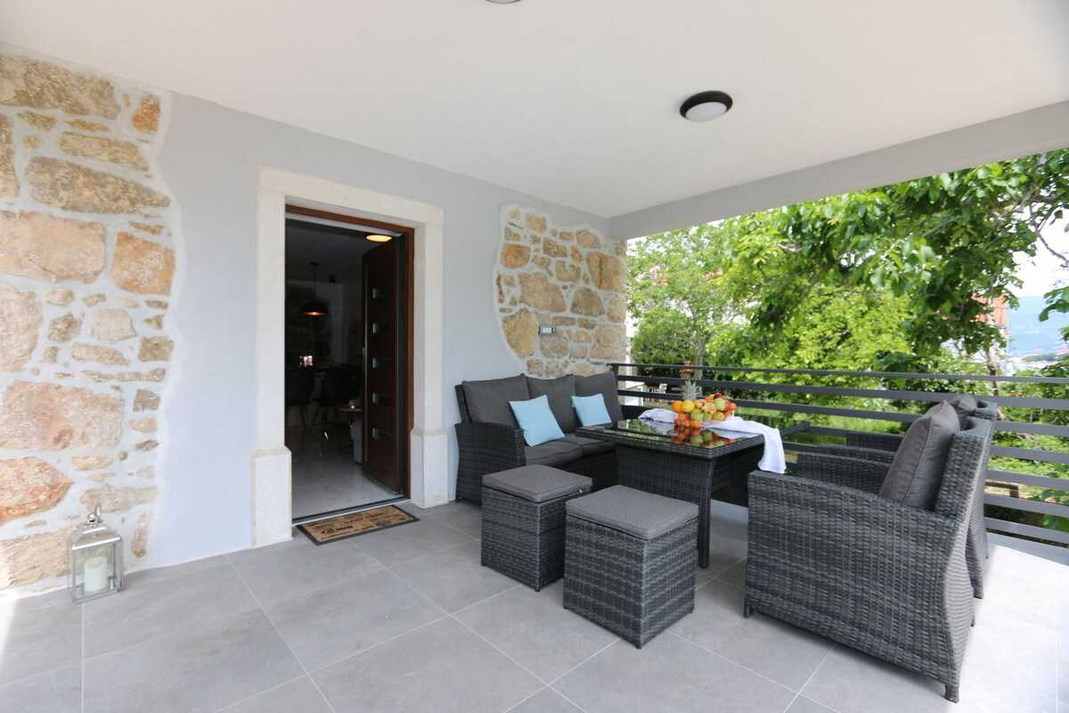 House Anika (10069-K1)