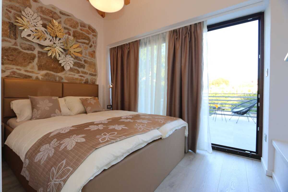 House Anika (10069-K1)
