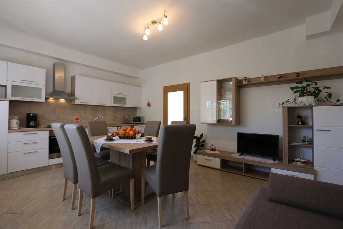 Apartment Car Marica (86119-A1)