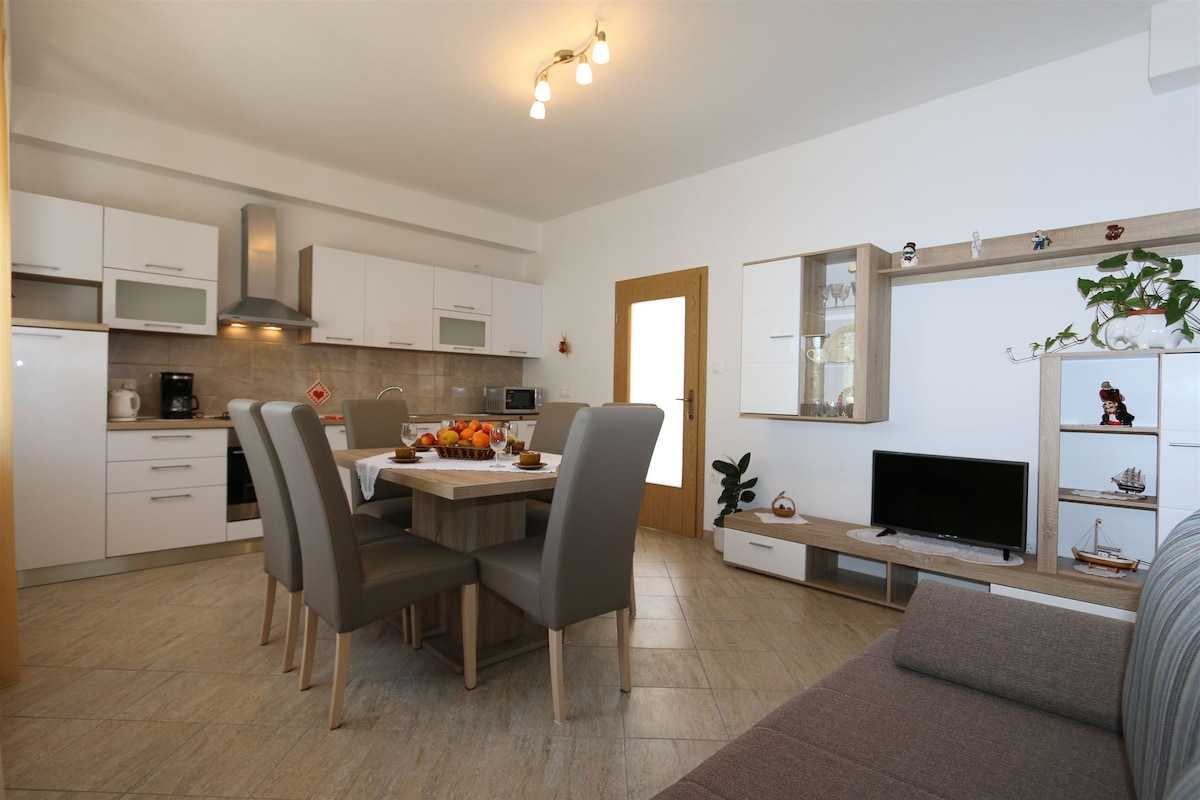 Apartment Car Marica (86119-A1)