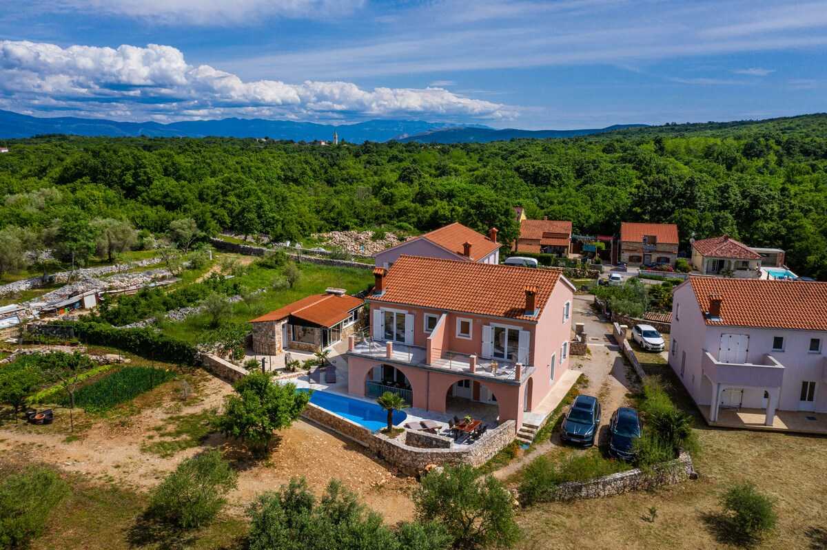 House Mali Raj (10068-K1)