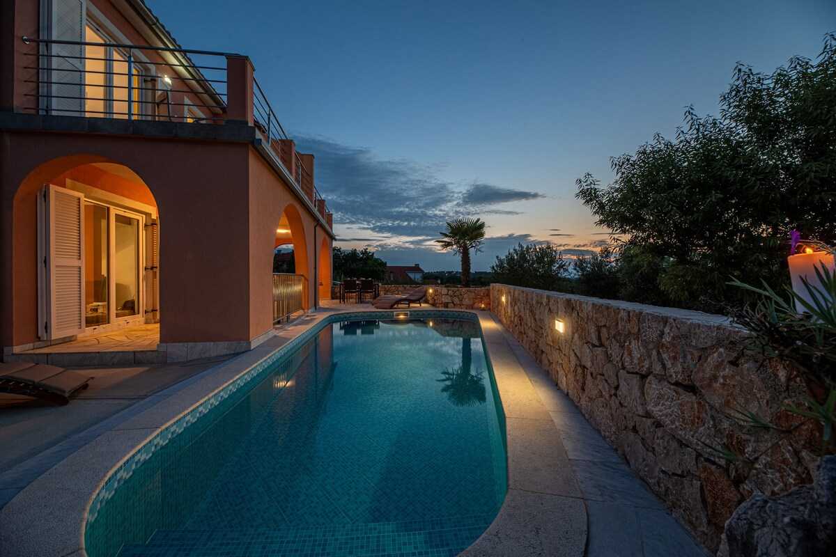 House Mali Raj (10068-K1)