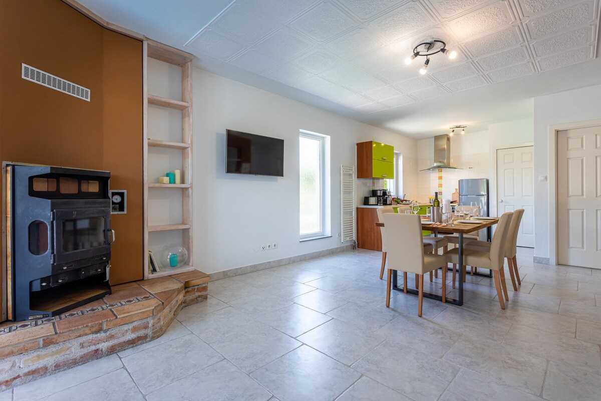 House Mali Raj (10068-K1)