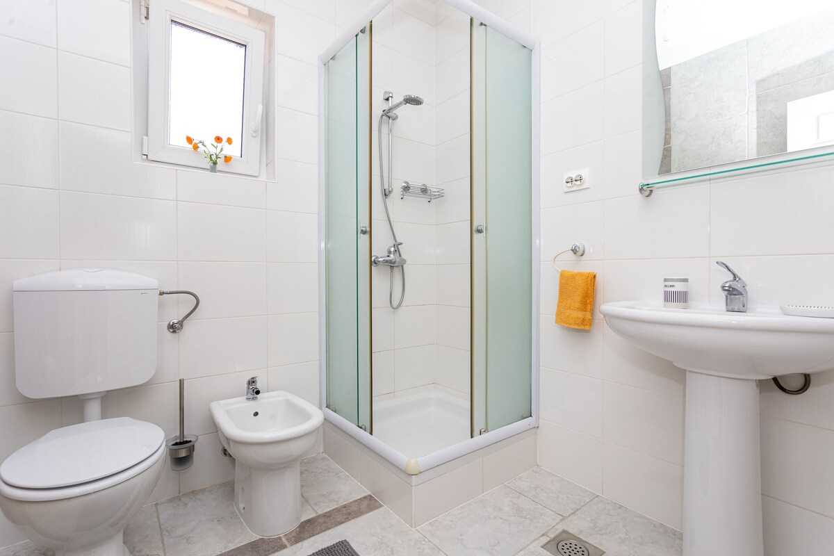 House Mali Raj (10068-K1)