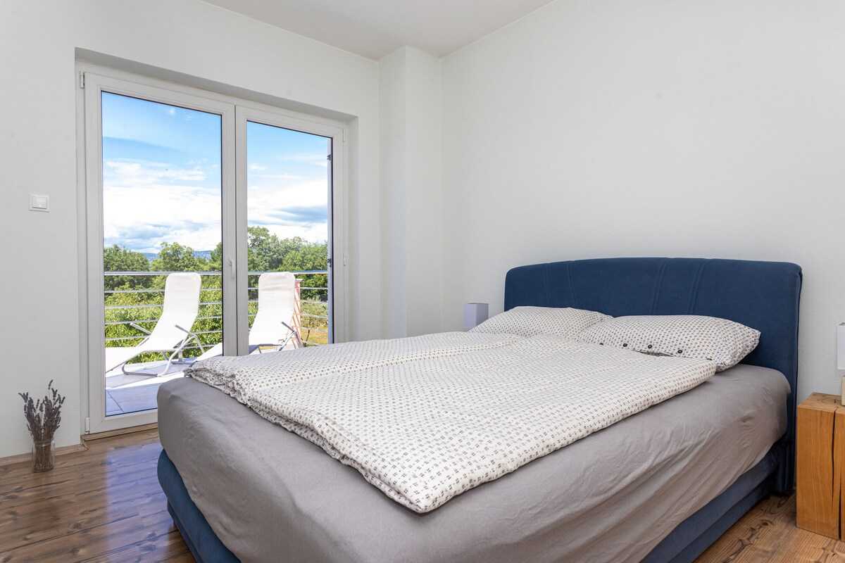 House Mali Raj (10068-K1)