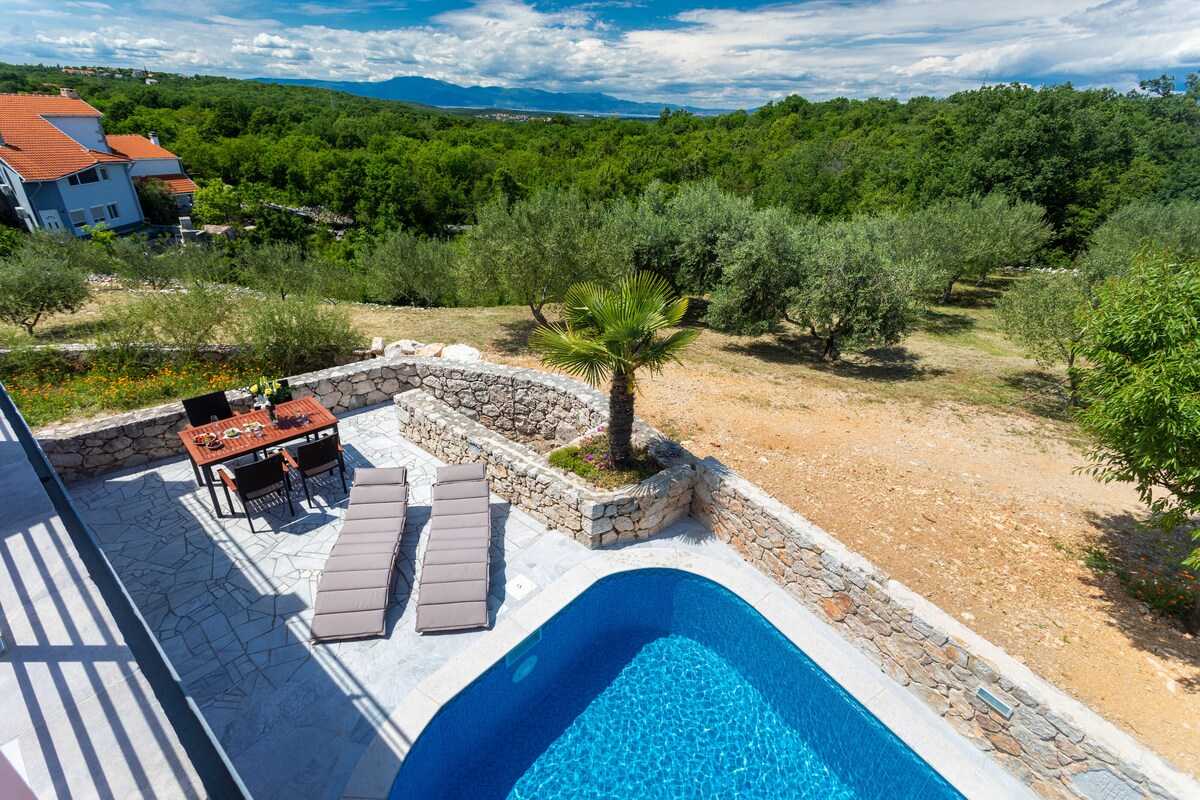 House Mali Raj (10068-K1)
