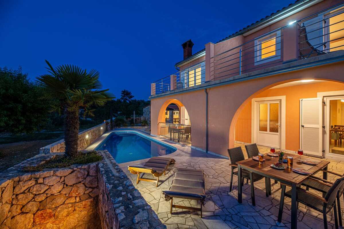 House Mali Raj (10068-K1)