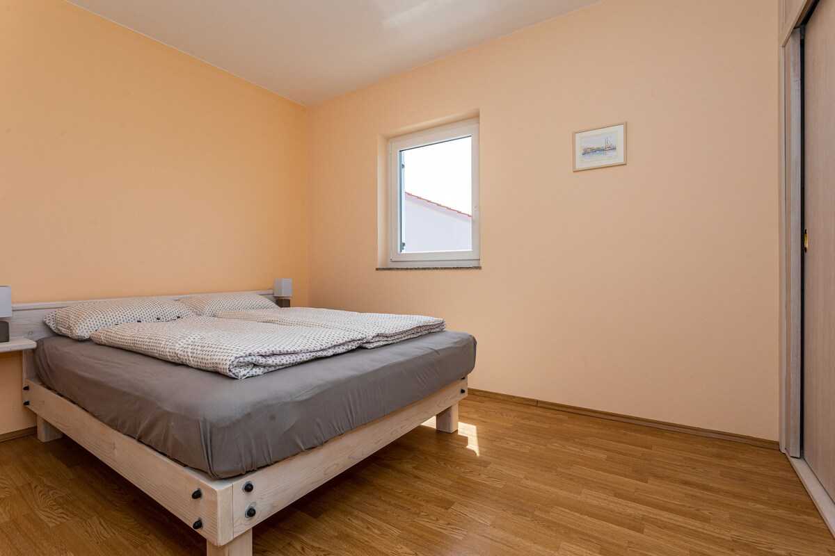 House Mali Raj (10068-K1)