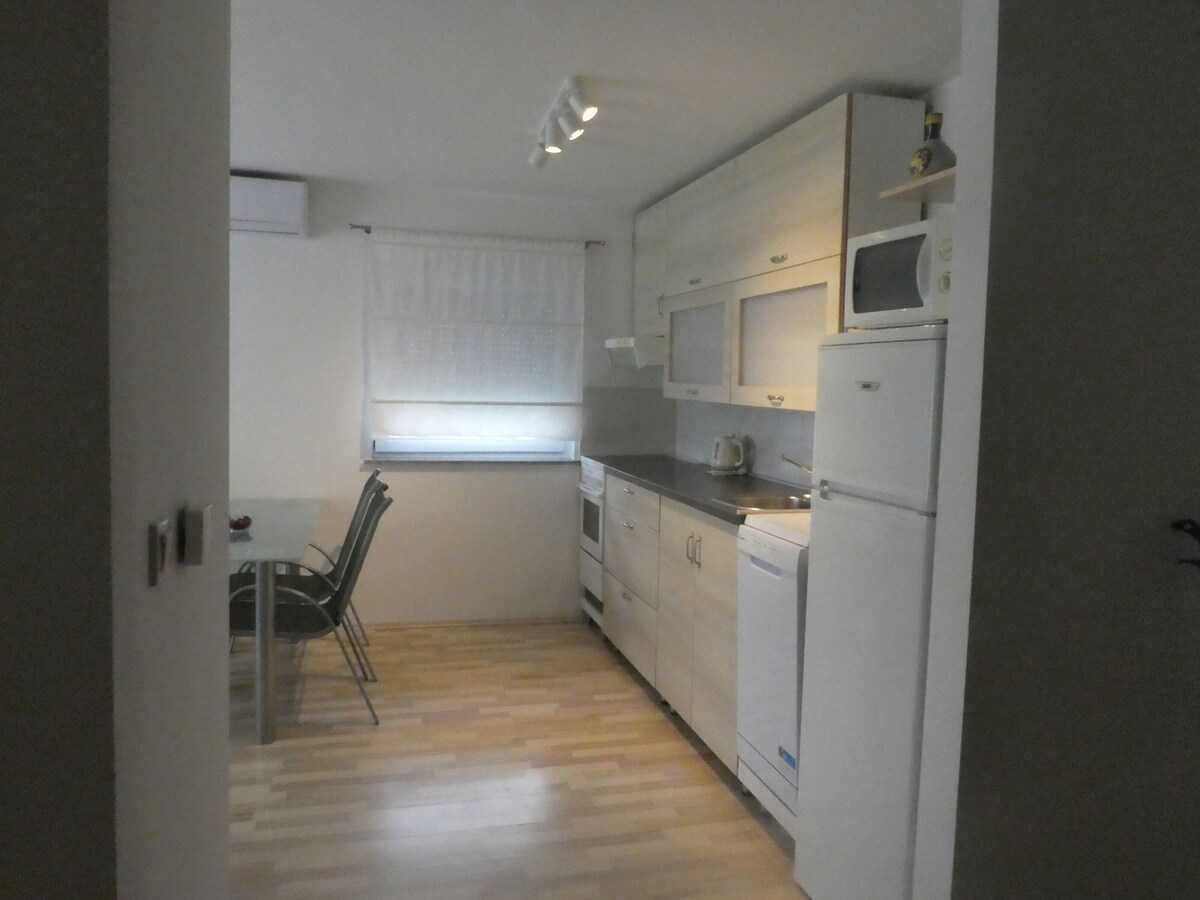 Apartment Dado (49856-A1)