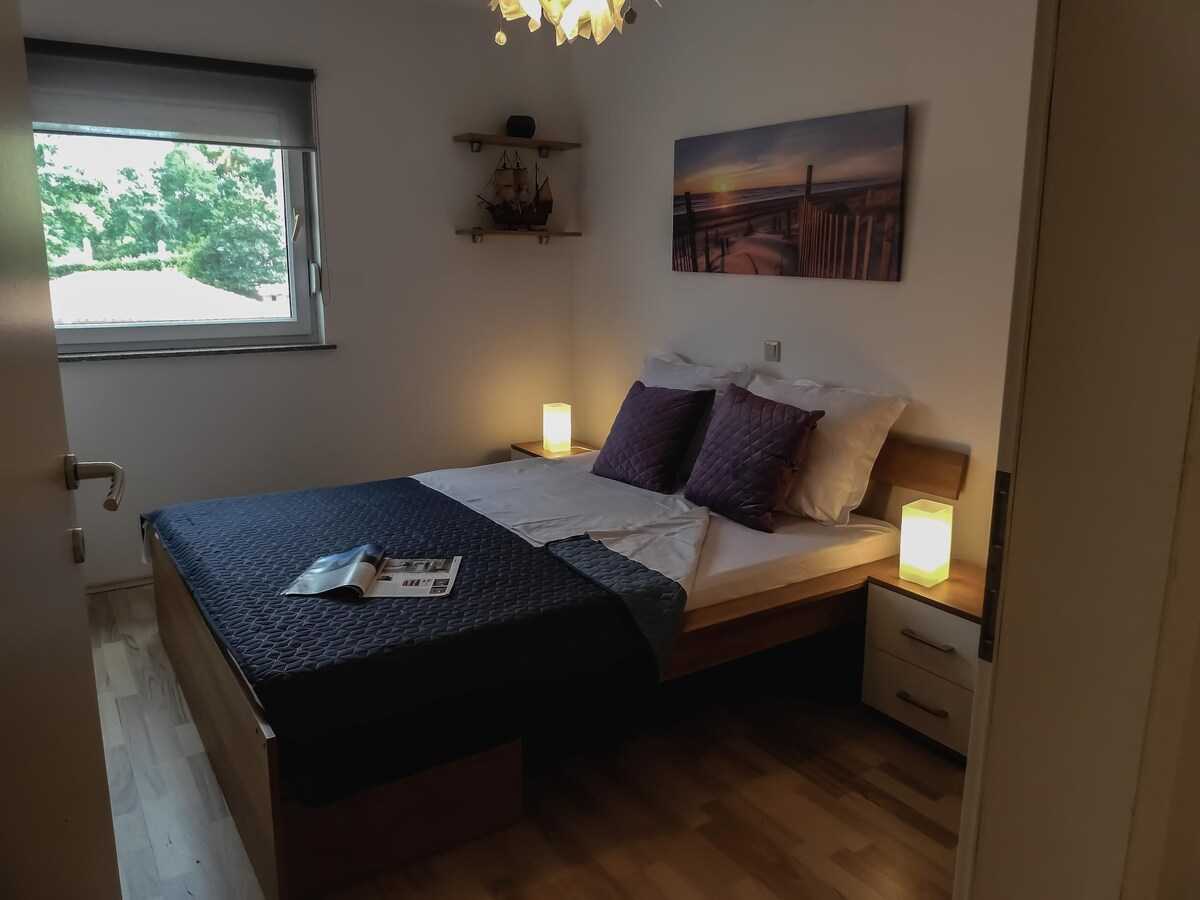 Apartment Dado (49856-A1)