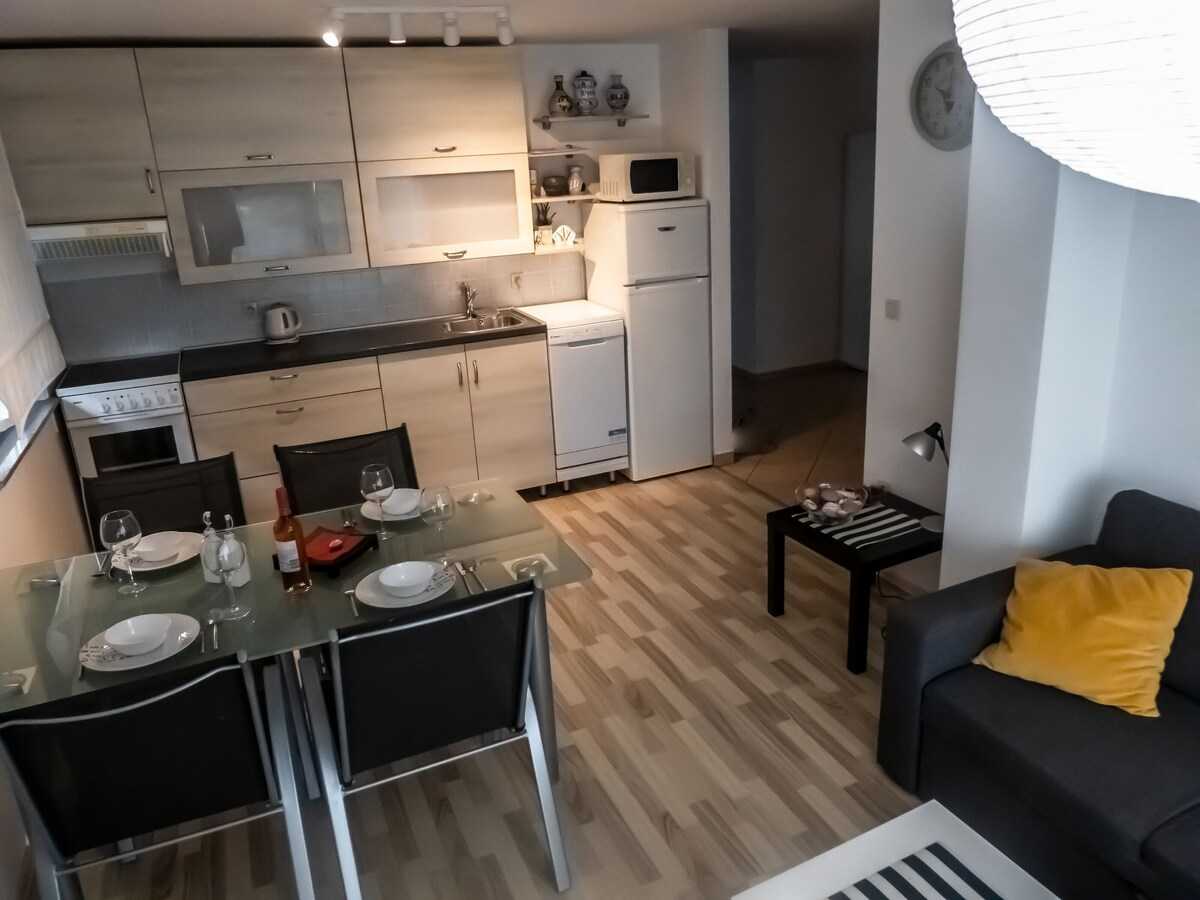 Apartment Dado (49856-A1)