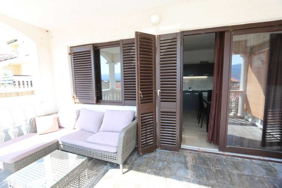 Apartment Lidija (60243-A2)