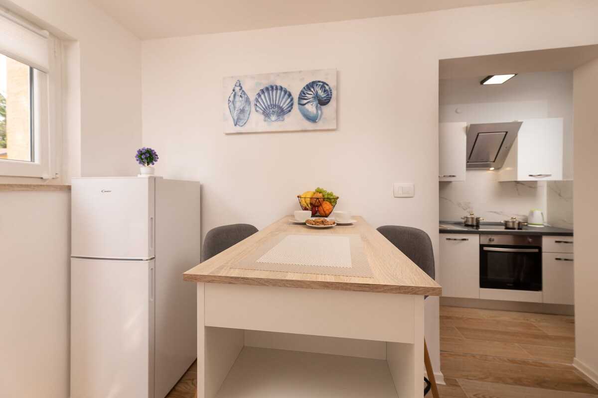 Apartment - Vugrin - ( 60245-A2 ) Citrus B2
