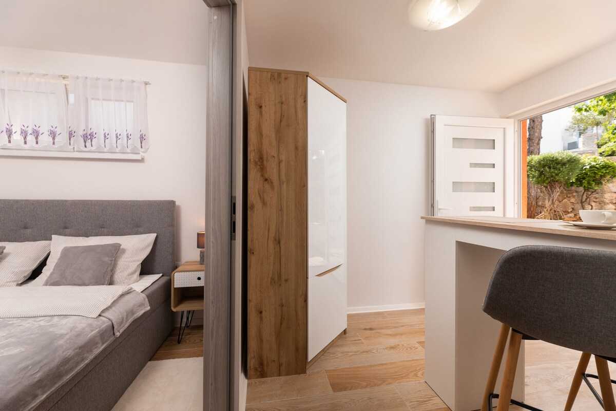 Apartment - Vugrin - ( 60245-A2 ) Citrus B2