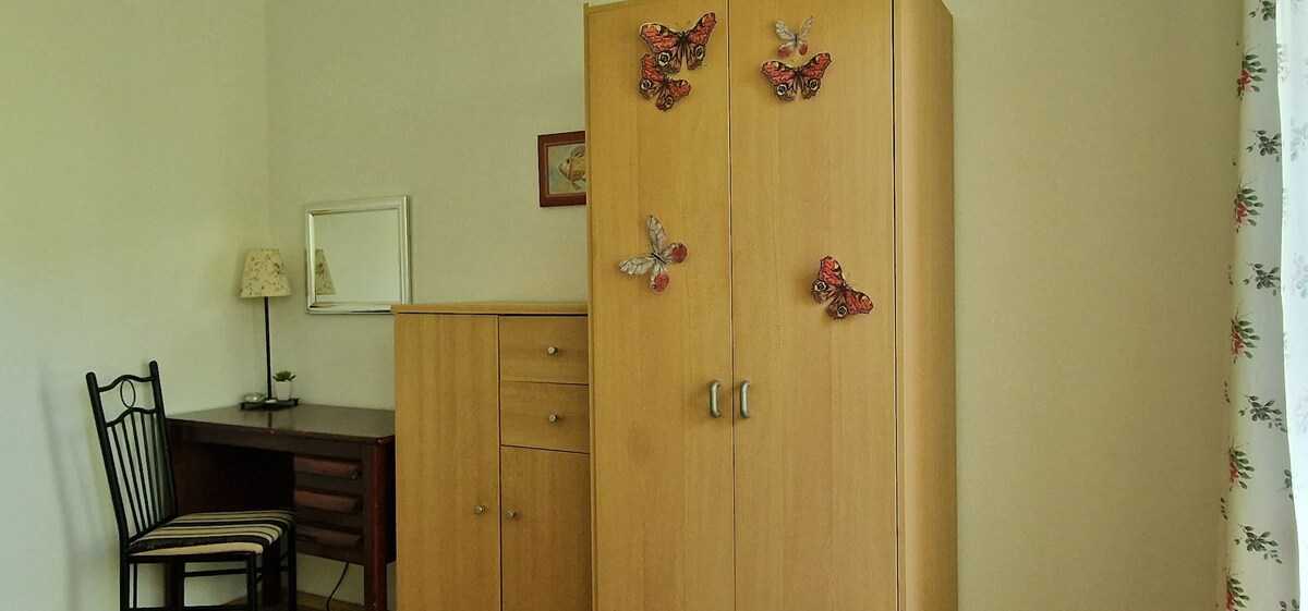 Apartment Park (93978-A1)