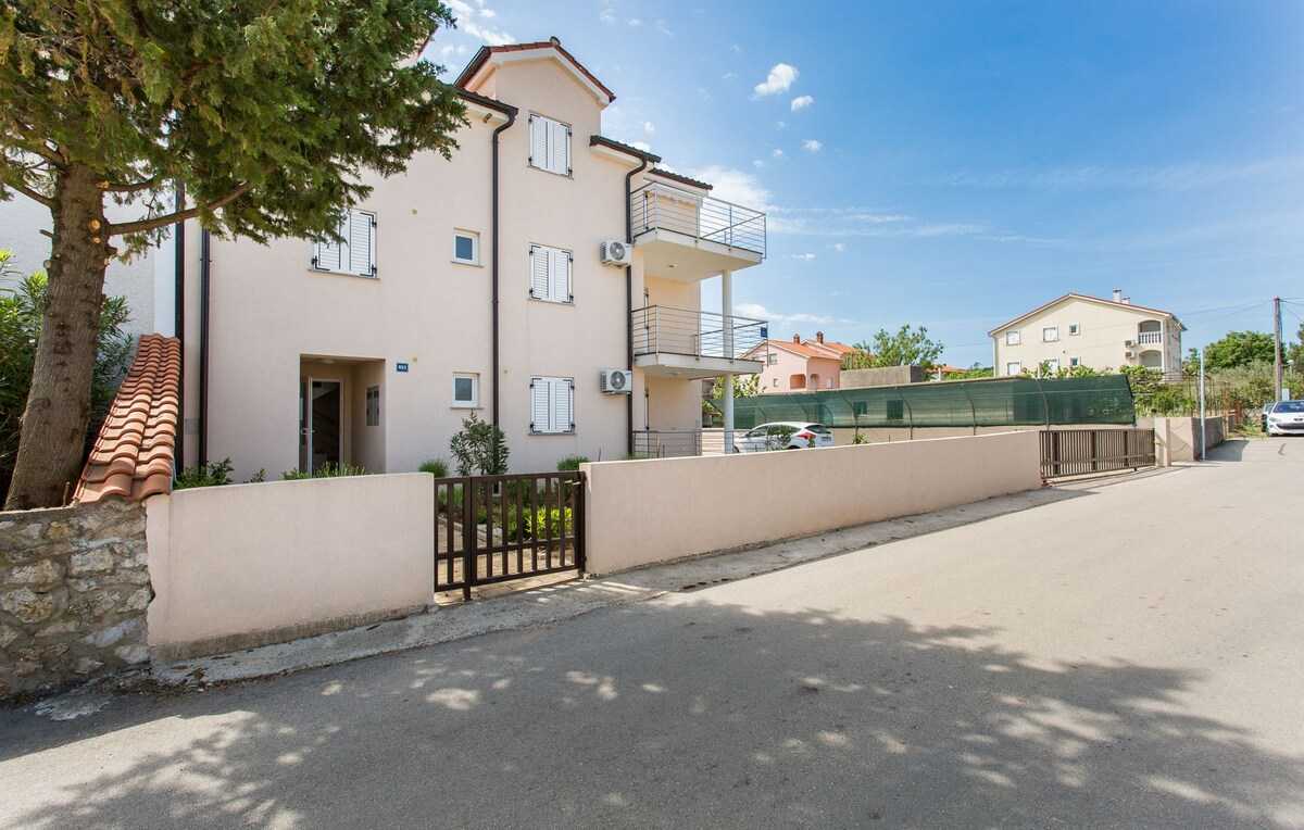Apartment Laštro Nives (86117-A1)