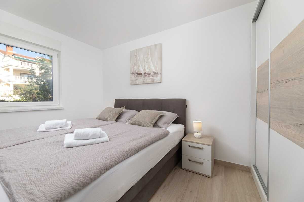 Apartment Grasa (10048-A1)