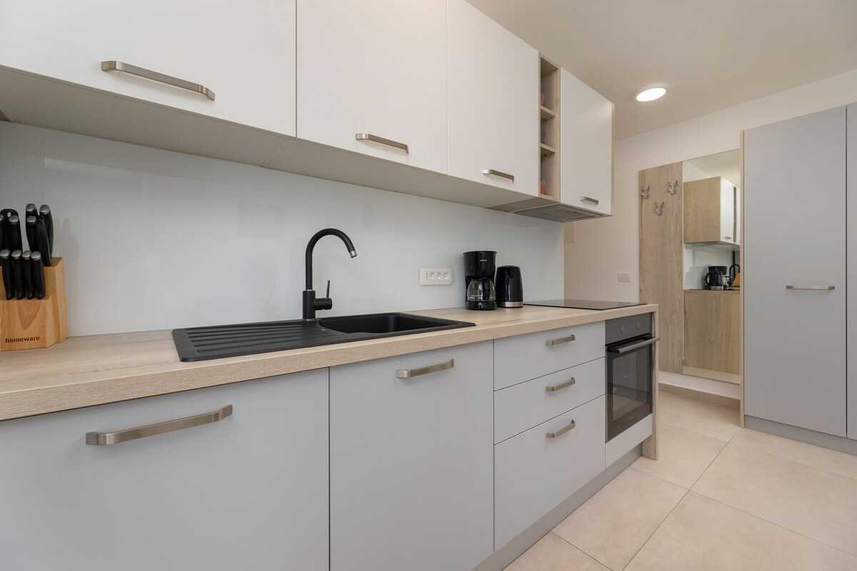 Apartment Grasa (10048-A1)