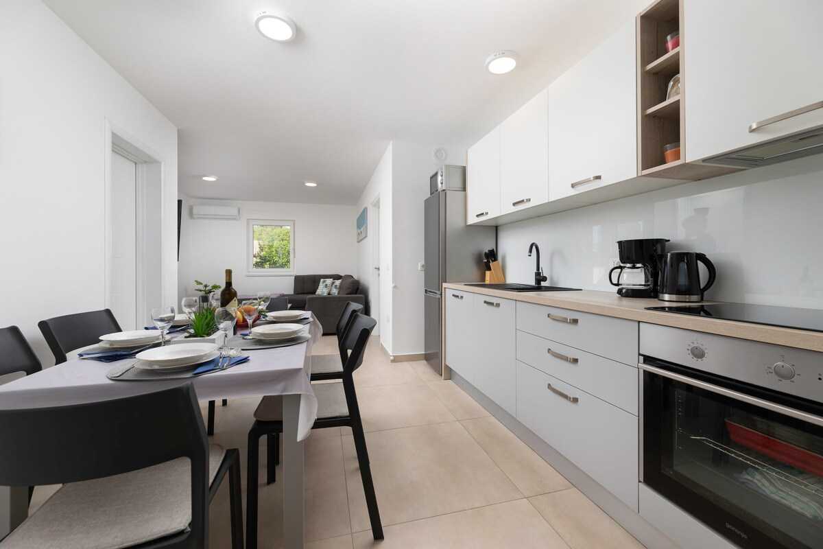 Apartment Grasa (10048-A1)