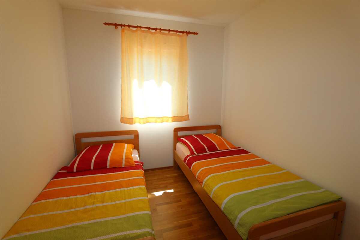 Apartment Dudovic Darko (10035-A2)