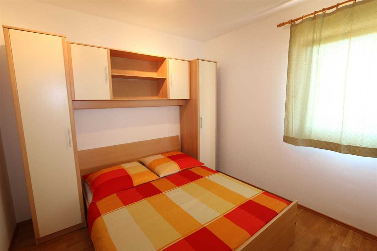 Apartment Dudovic Darko (10035-A5)