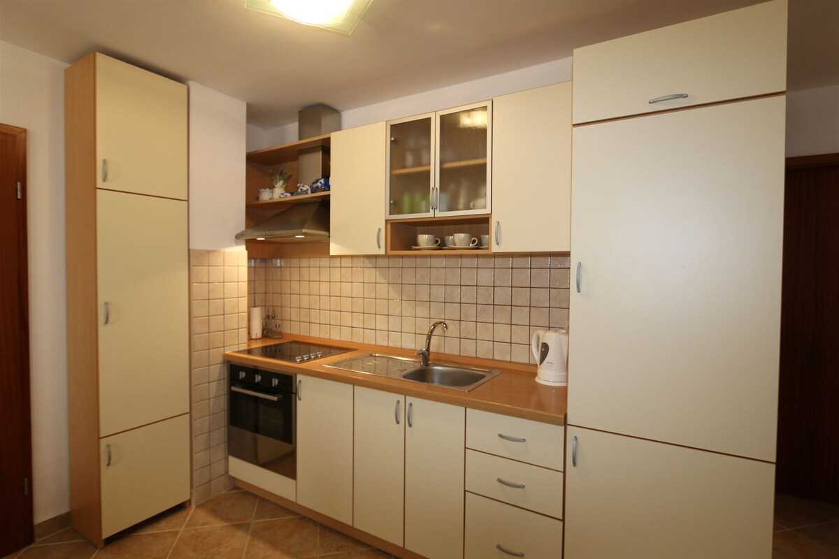 Apartment Bensak (10036-A1)