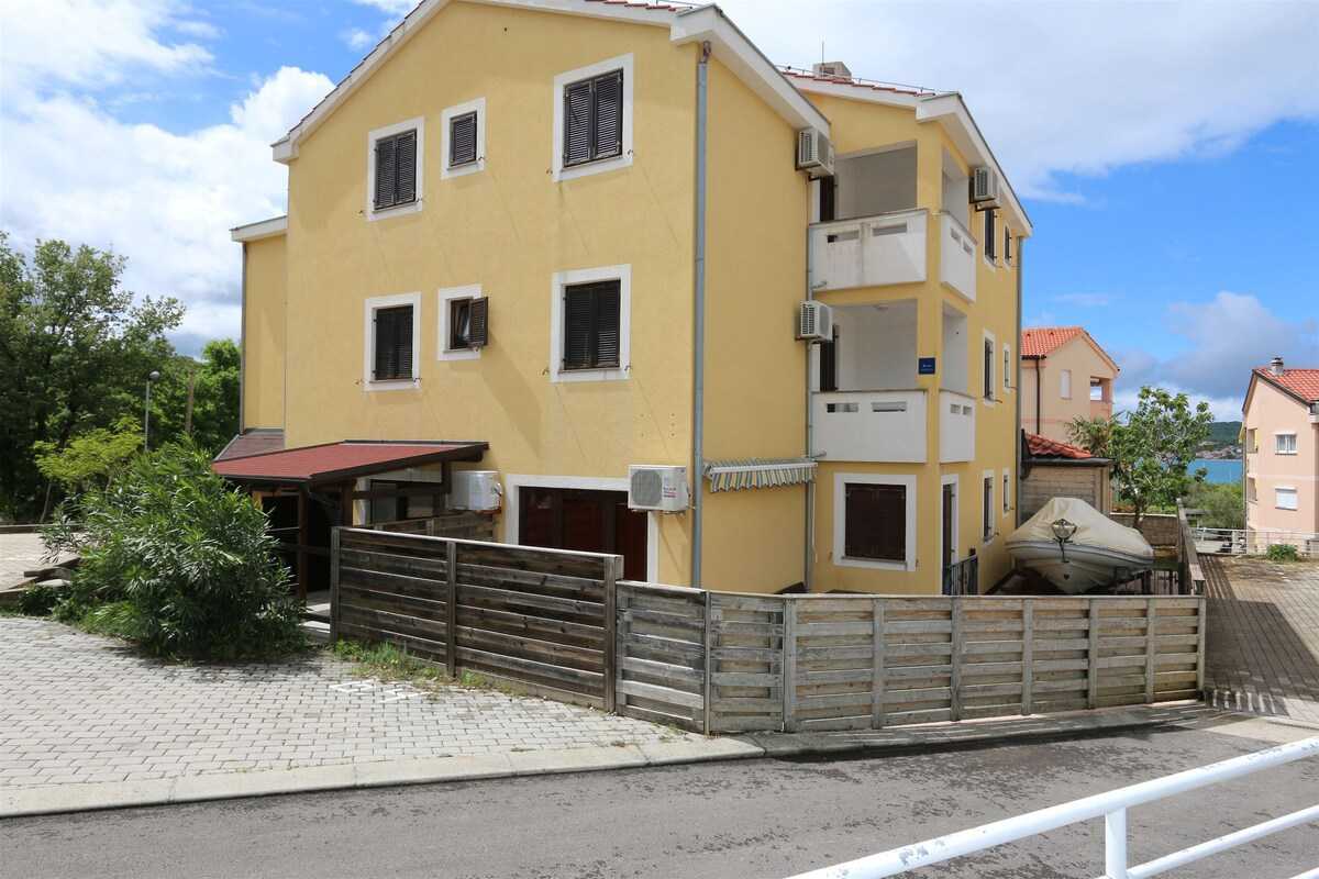 Apartment Bensak (10036-A1)