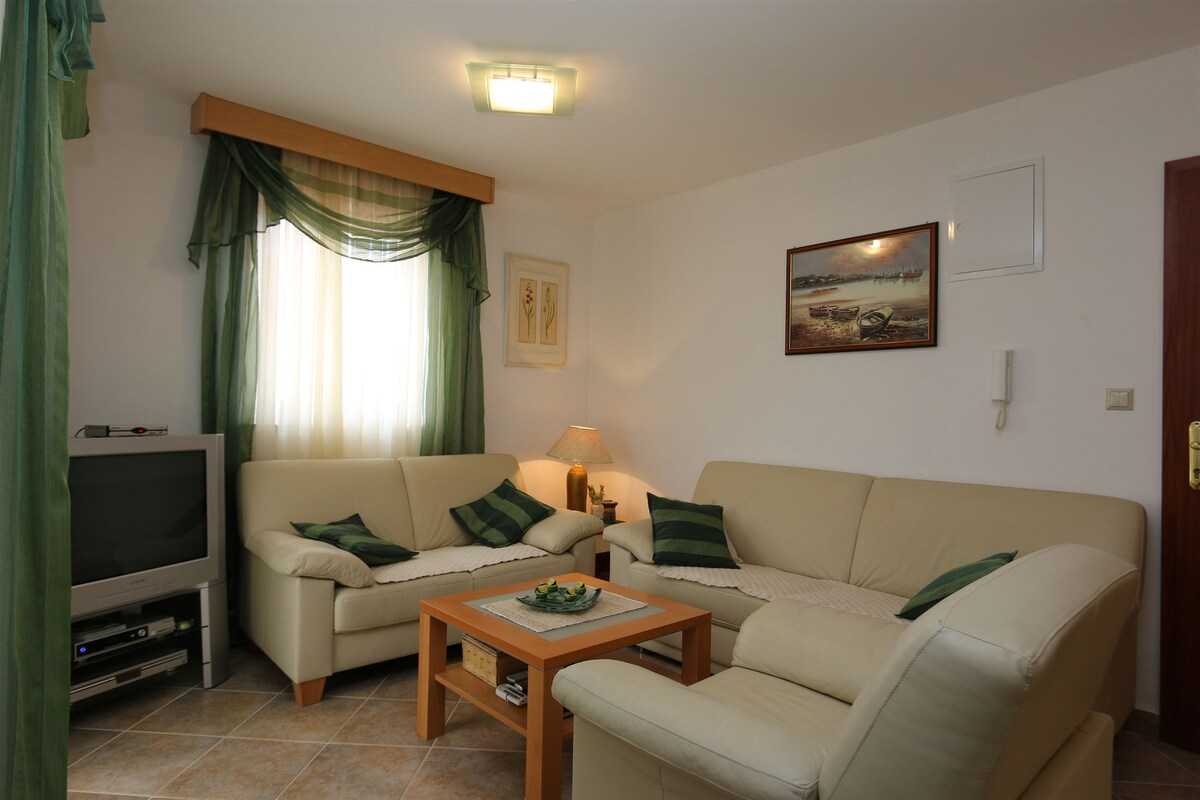 Apartment Bensak (10036-A1)