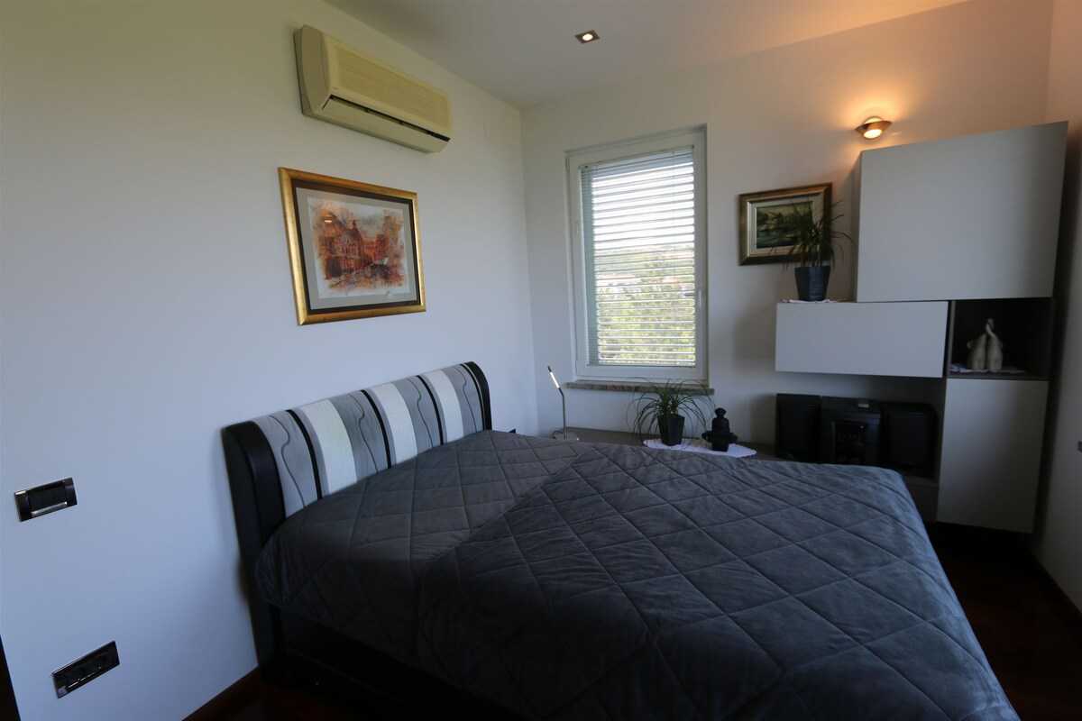 House Tripalo (10074-K1)