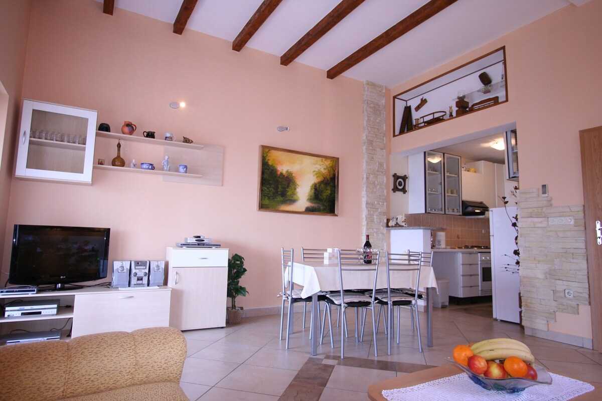 Apartment Rogic-Polje (35983-A1)
