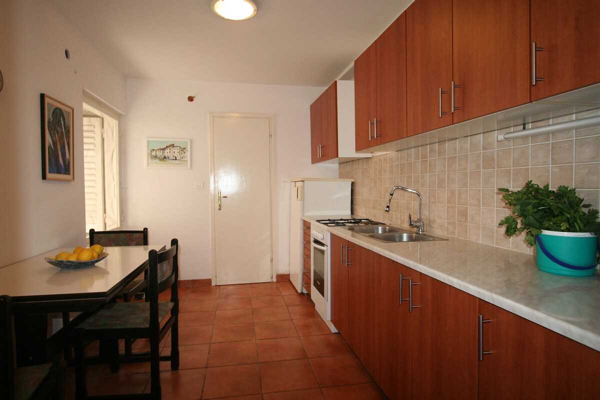 Apartment Stazić (35984-A1)