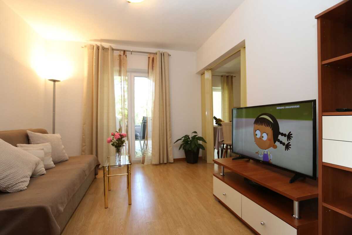 Apartment Brusic Ana (60246-A1)