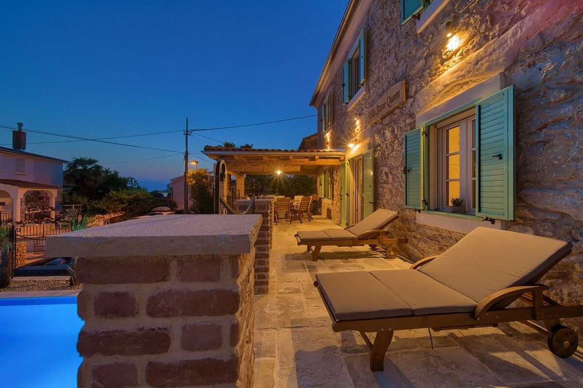 68396-K1 · House - Stone Queen - ( 68396-K1 )