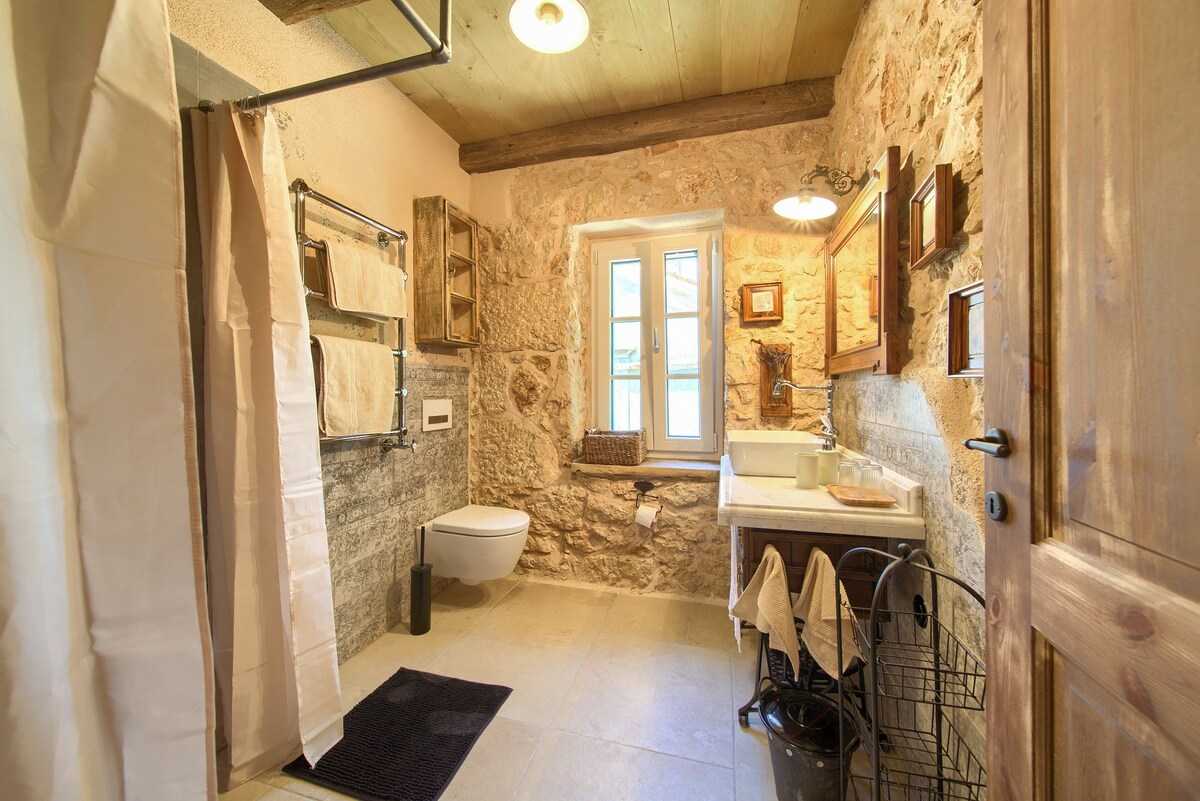 68396-K1 · House - Stone Queen - ( 68396-K1 )
