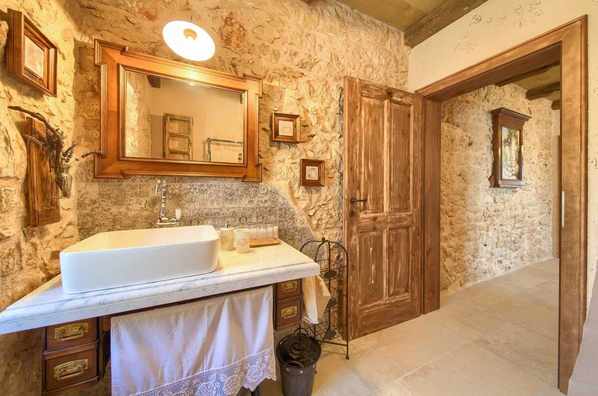 68396-K1 · House - Stone Queen - ( 68396-K1 )