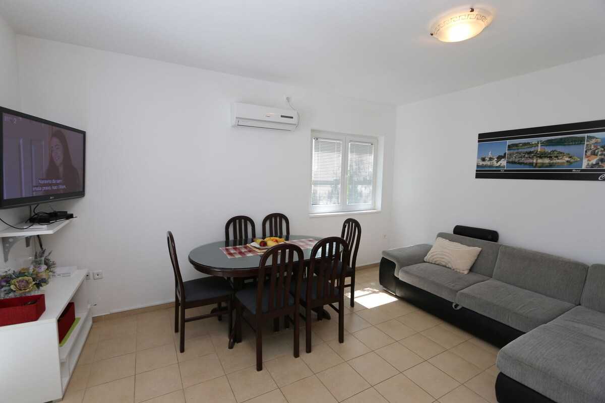 Apartment Nina (97011-A1)