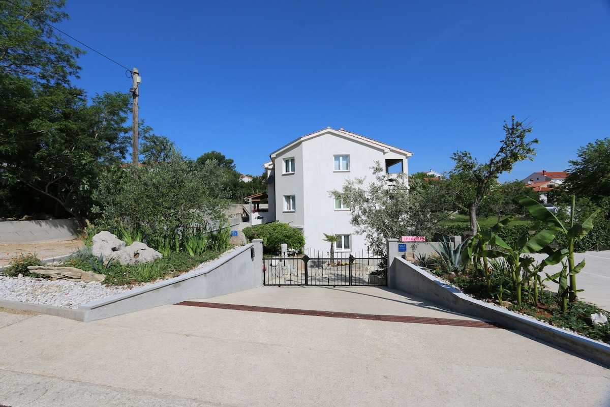 TOUR - Apartment Mrakovcic Mirjana A4 - Middle game fishing