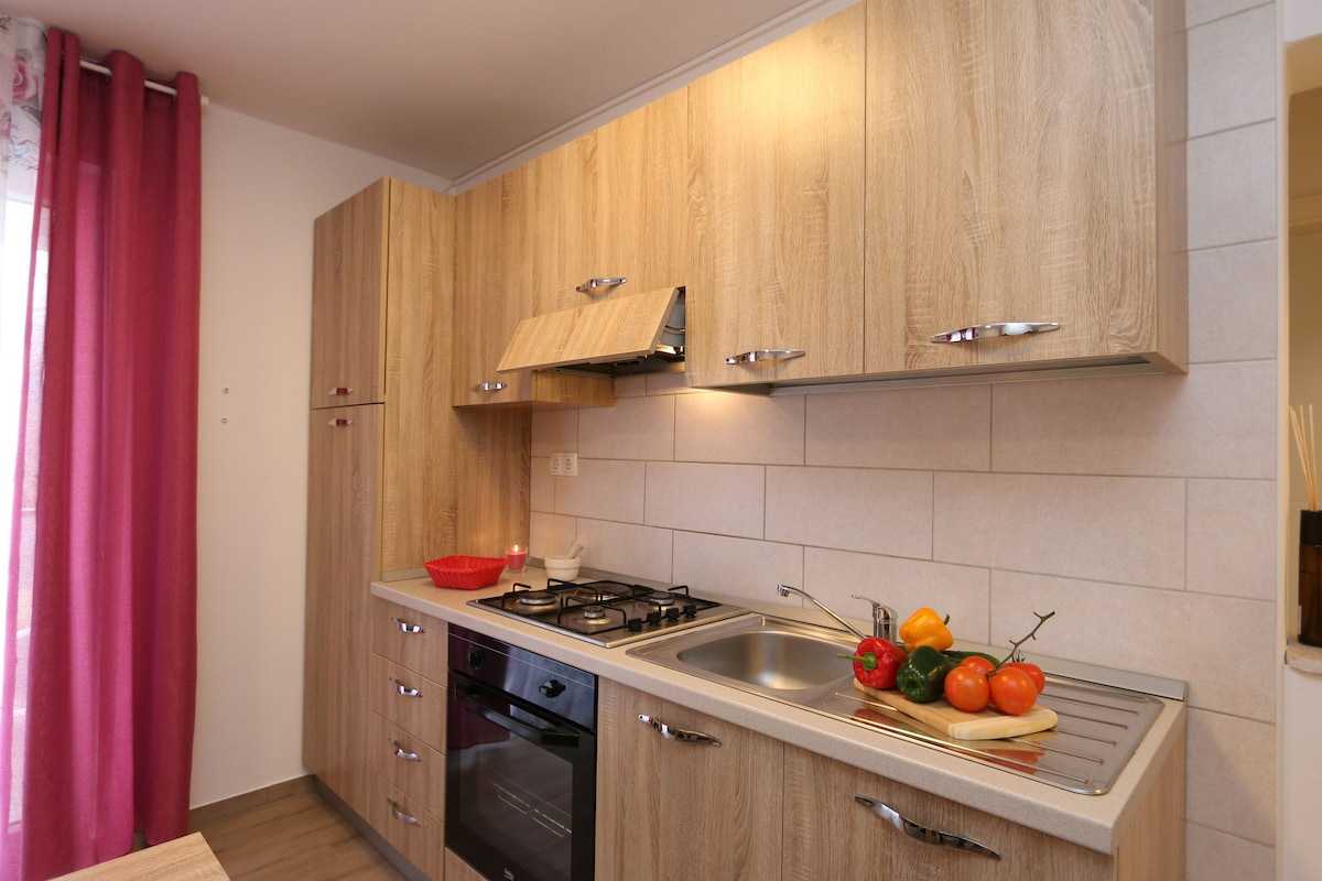 TOUR - Apartment Mrakovcic Mirjana A4 - Middle game fishing
