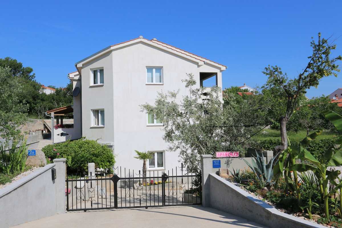 TOUR - Apartment Mrakovcic Mirjana A4 -Day Tour Rent-a-boat