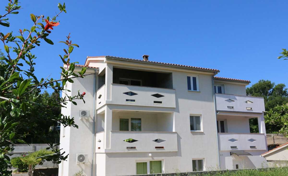 TOUR - Apartment Mrakovcic Mirjana A4 -Day Tour Rent-a-boat